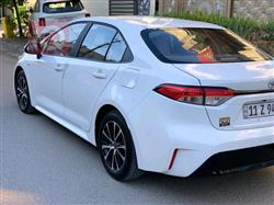 تۆیۆتا کۆرۆلا